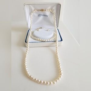 Pearl Jewelry Set: Necklace, Bracelet, Stud Earrings